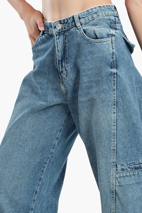 Jeans in Back Flap Pockets
